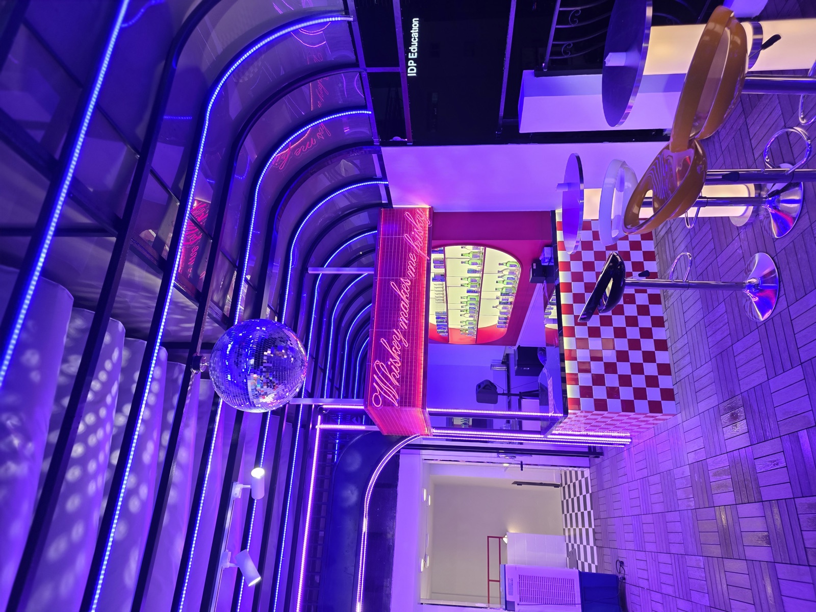 MIRROR-BALL BAR